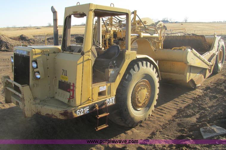 image for item F4300 1990 Caterpillar 621E wheel scraper