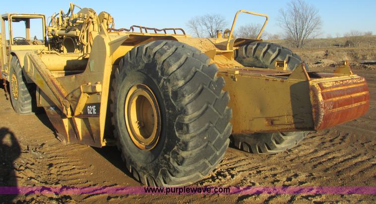 image for item F4300 1990 Caterpillar 621E wheel scraper