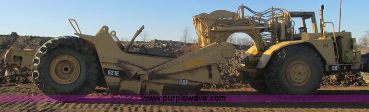 image for item F4300 1990 Caterpillar 621E wheel scraper