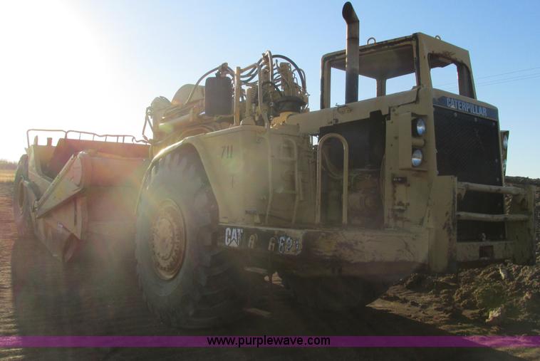 image for item F4300 1990 Caterpillar 621E wheel scraper