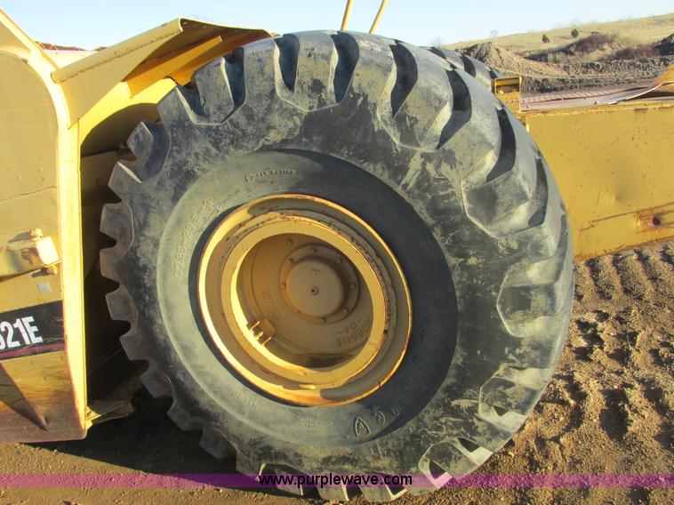image for item F4300 1990 Caterpillar 621E wheel scraper