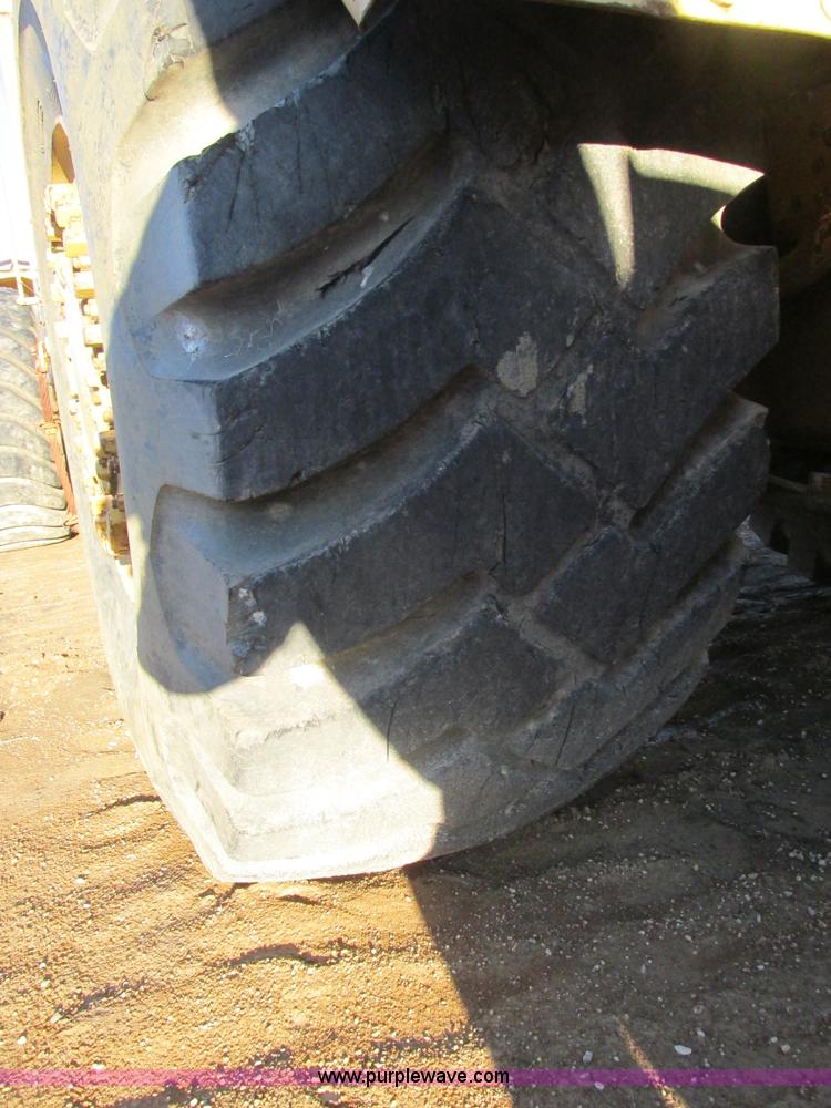 image for item F4300 1990 Caterpillar 621E wheel scraper