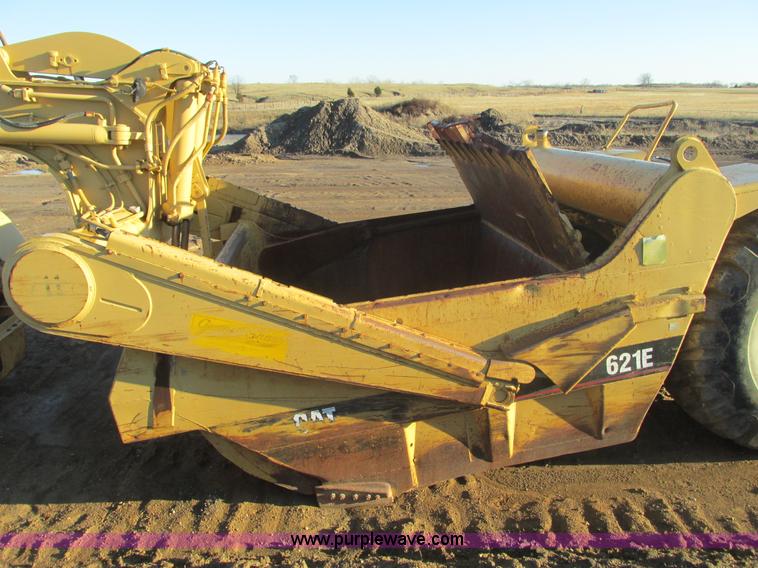 image for item F4300 1990 Caterpillar 621E wheel scraper