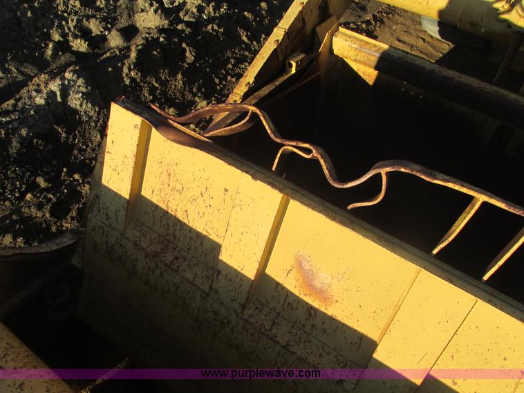 image for item F4300 1990 Caterpillar 621E wheel scraper