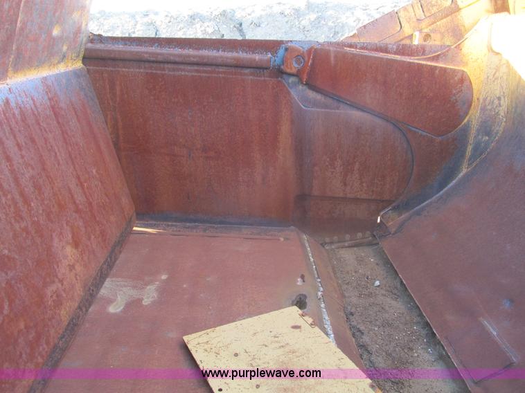 image for item F4300 1990 Caterpillar 621E wheel scraper