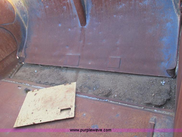 image for item F4300 1990 Caterpillar 621E wheel scraper