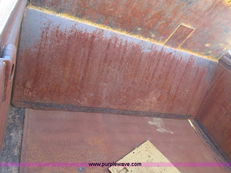 image for item F4300 1990 Caterpillar 621E wheel scraper