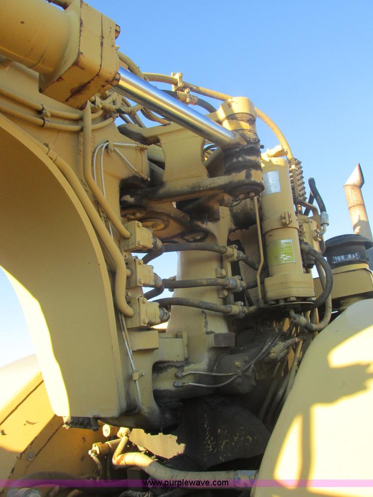 image for item F4300 1990 Caterpillar 621E wheel scraper