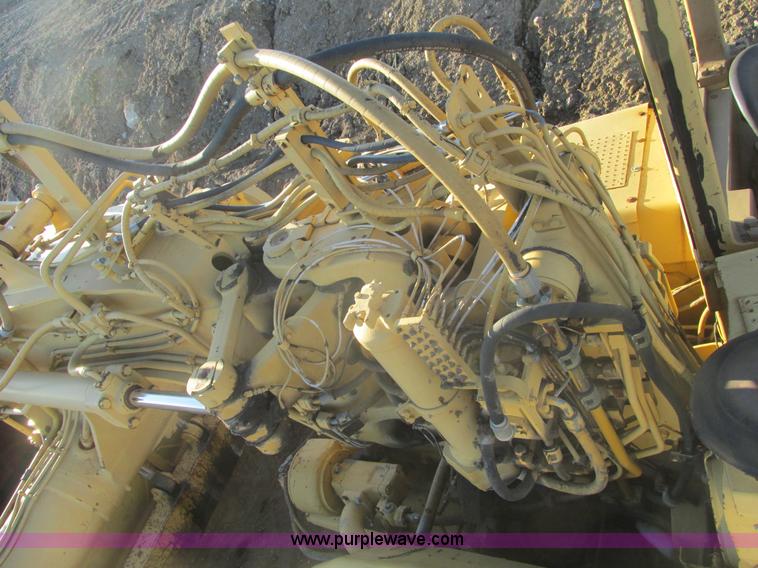 image for item F4300 1990 Caterpillar 621E wheel scraper