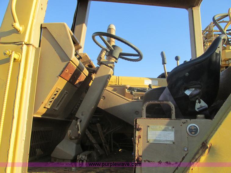 image for item F4300 1990 Caterpillar 621E wheel scraper