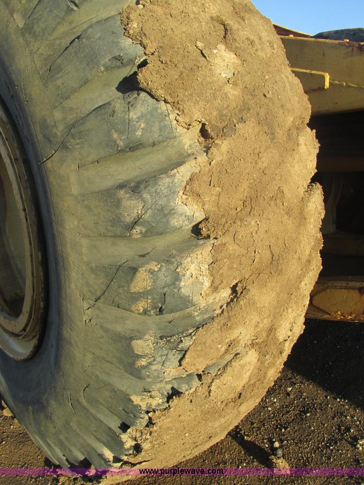 image for item F4301 1980 Caterpillar 621B wheel scraper