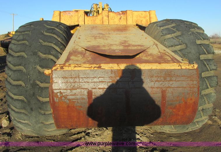 image for item F4302 1974 Caterpillar 621B wheel scraper