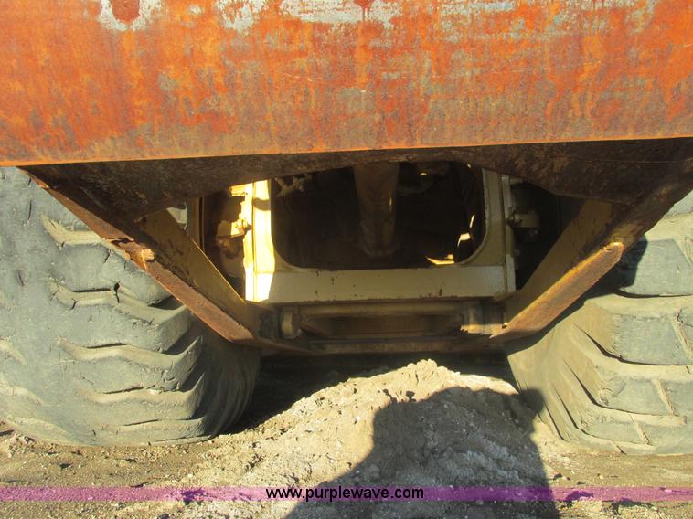 image for item F4302 1974 Caterpillar 621B wheel scraper