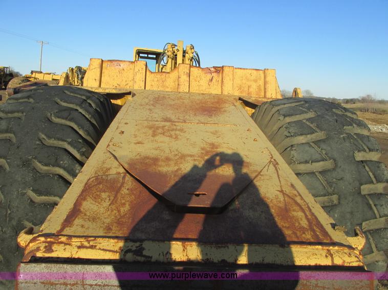 image for item F4302 1974 Caterpillar 621B wheel scraper