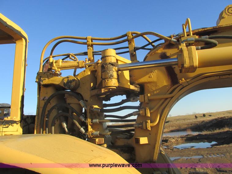 image for item F4302 1974 Caterpillar 621B wheel scraper