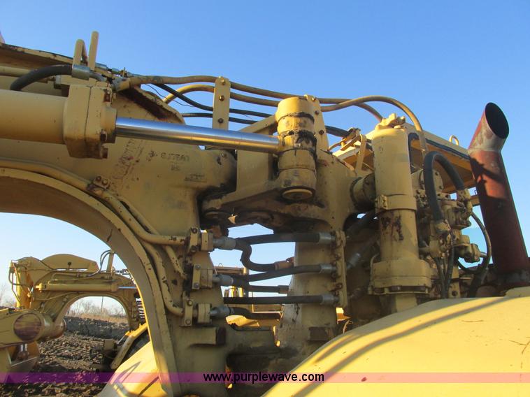 image for item F4302 1974 Caterpillar 621B wheel scraper