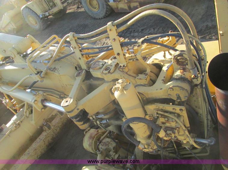 image for item F4302 1974 Caterpillar 621B wheel scraper