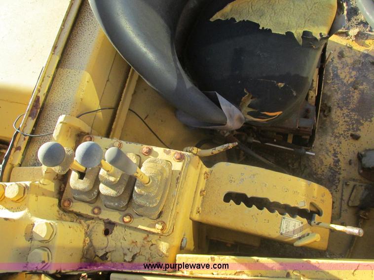 image for item F4302 1974 Caterpillar 621B wheel scraper