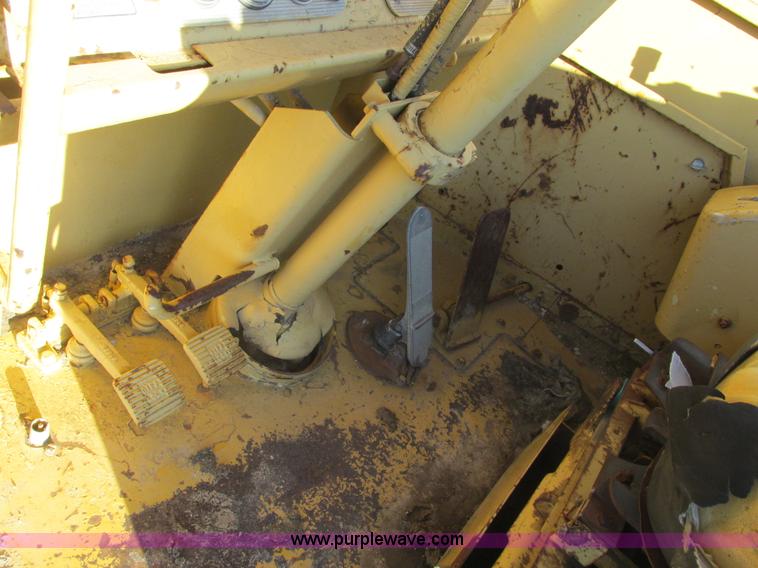 image for item F4302 1974 Caterpillar 621B wheel scraper