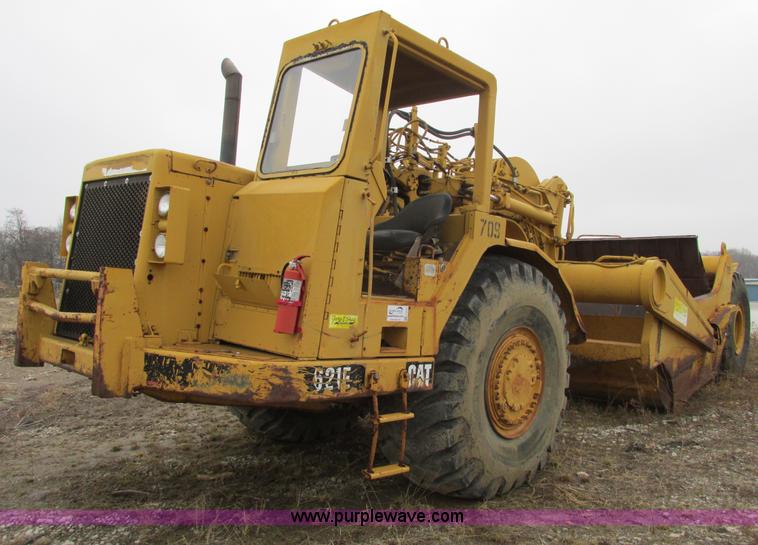 image for item F4305 1988 Caterpillar 621E wheel scraper