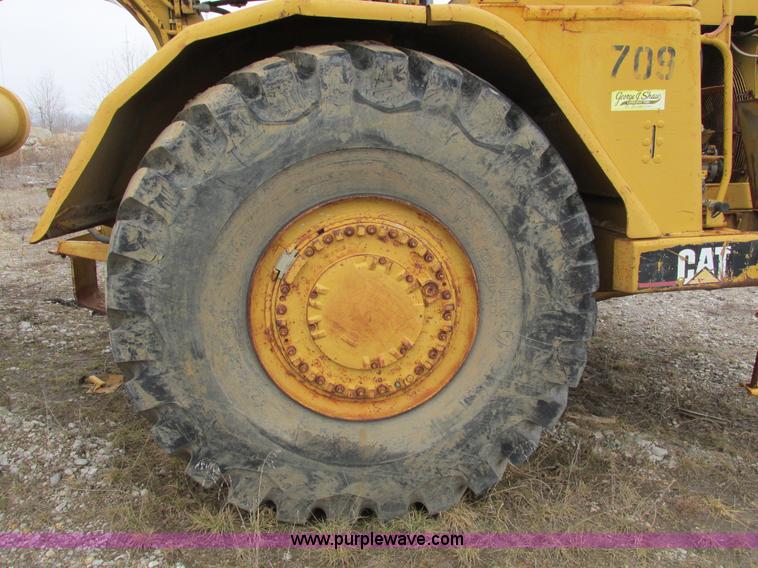 image for item F4305 1988 Caterpillar 621E wheel scraper