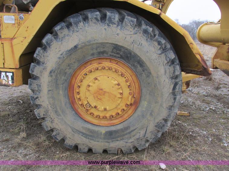 image for item F4305 1988 Caterpillar 621E wheel scraper