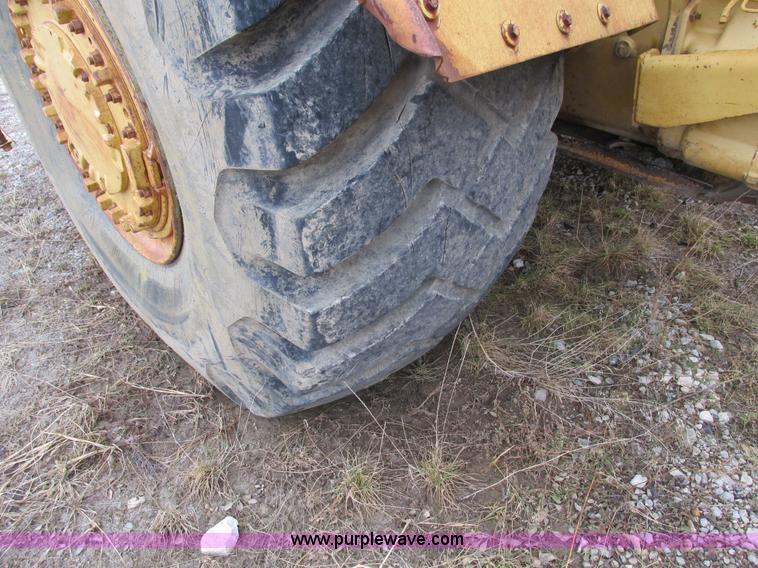 image for item F4305 1988 Caterpillar 621E wheel scraper