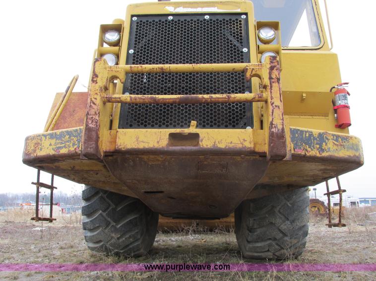 image for item F4305 1988 Caterpillar 621E wheel scraper