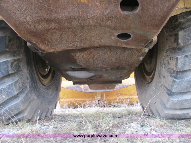 image for item F4305 1988 Caterpillar 621E wheel scraper