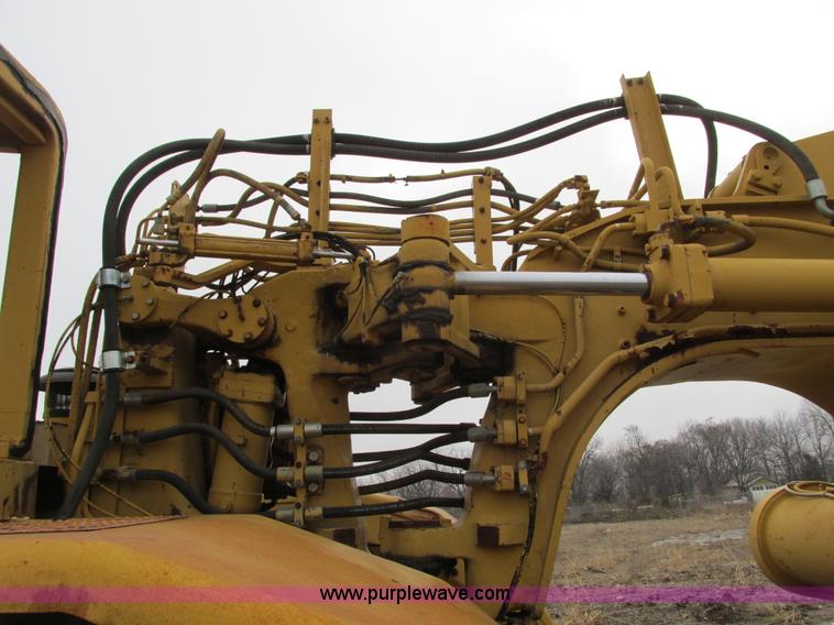 image for item F4305 1988 Caterpillar 621E wheel scraper