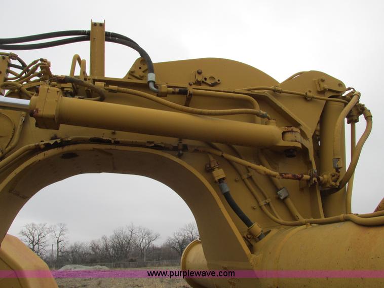 image for item F4305 1988 Caterpillar 621E wheel scraper