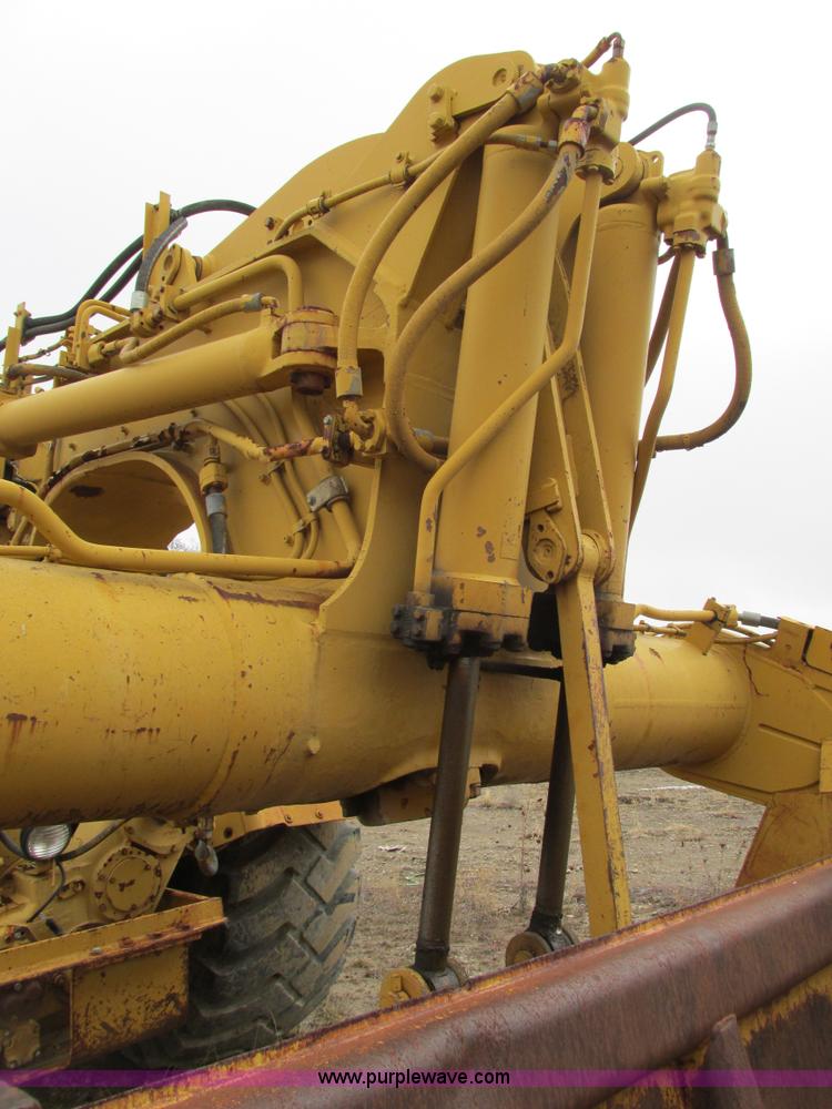 image for item F4305 1988 Caterpillar 621E wheel scraper