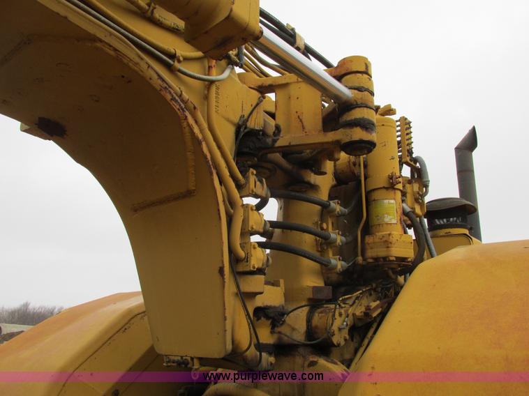 image for item F4305 1988 Caterpillar 621E wheel scraper