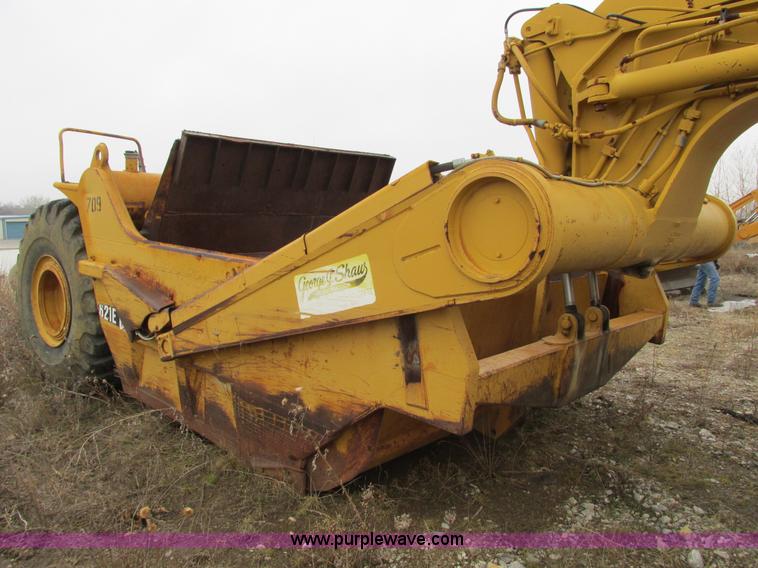 image for item F4305 1988 Caterpillar 621E wheel scraper
