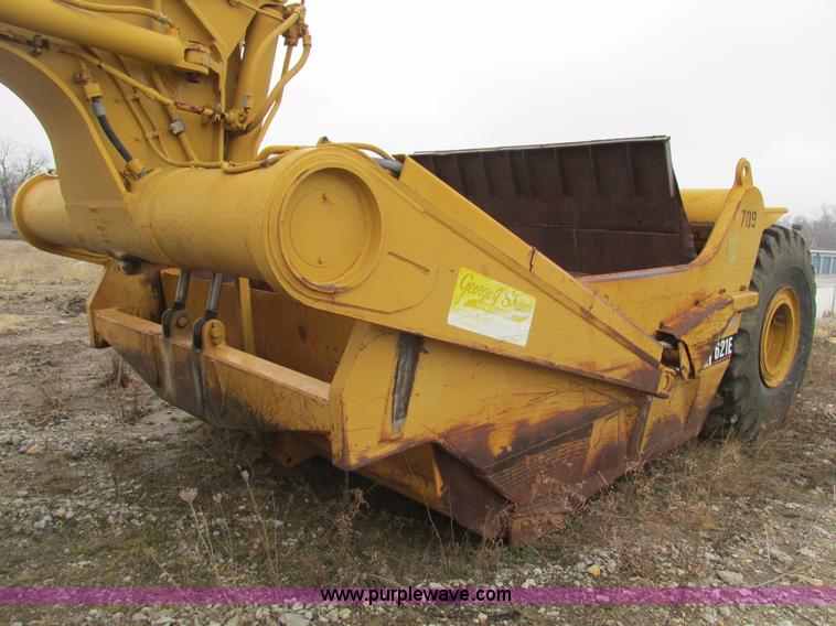 image for item F4305 1988 Caterpillar 621E wheel scraper