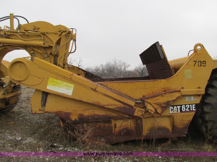 image for item F4305 1988 Caterpillar 621E wheel scraper