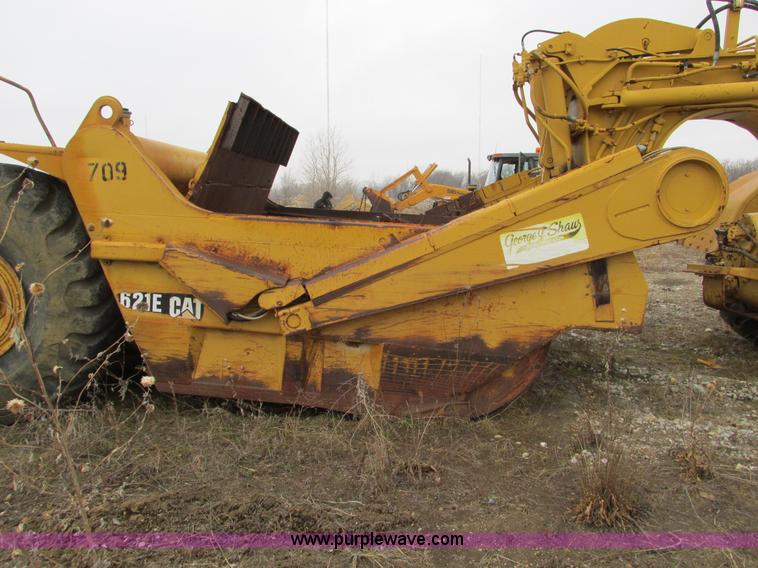 image for item F4305 1988 Caterpillar 621E wheel scraper