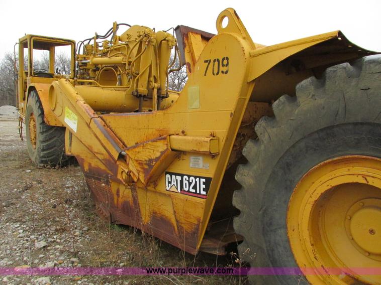 image for item F4305 1988 Caterpillar 621E wheel scraper