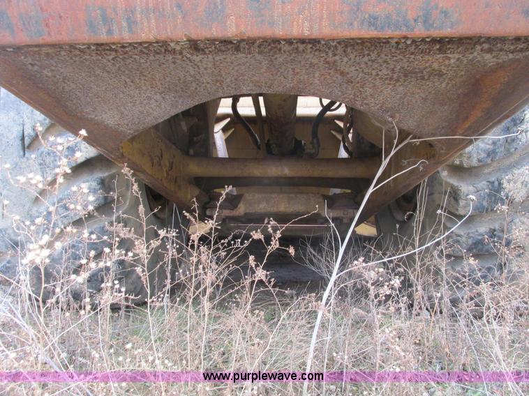 image for item F4305 1988 Caterpillar 621E wheel scraper