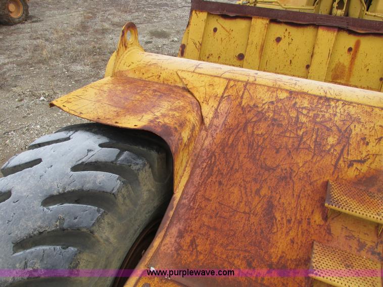 image for item F4305 1988 Caterpillar 621E wheel scraper
