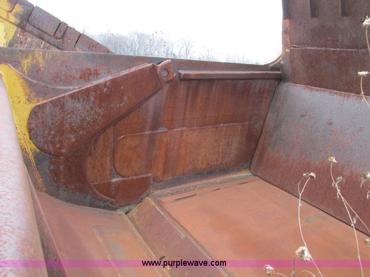 image for item F4305 1988 Caterpillar 621E wheel scraper