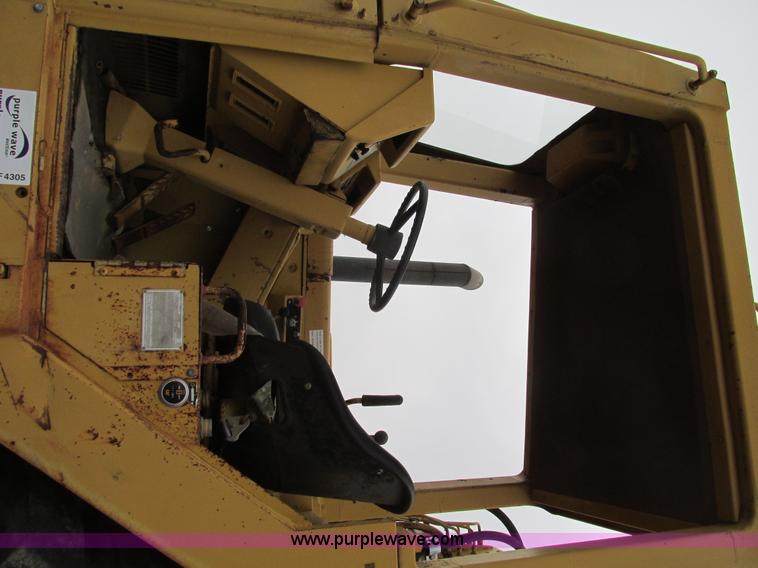 image for item F4305 1988 Caterpillar 621E wheel scraper