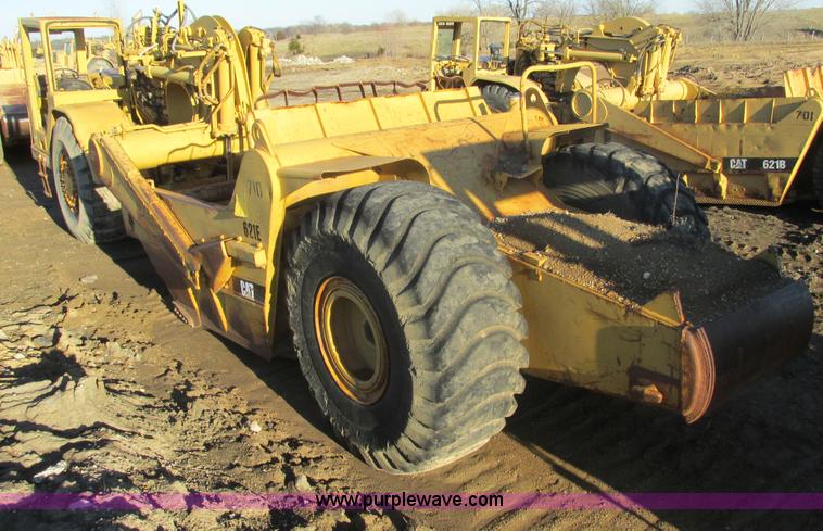 image for item F4306 1990 Caterpillar 621E wheel scraper