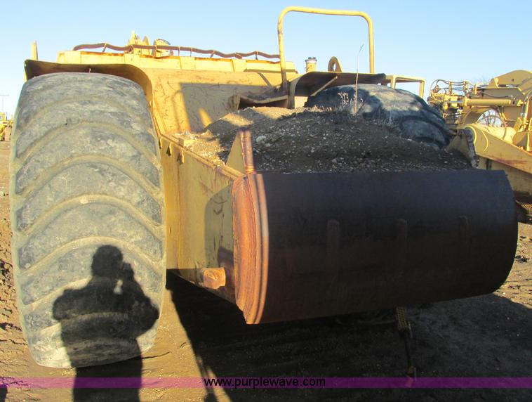 image for item F4306 1990 Caterpillar 621E wheel scraper