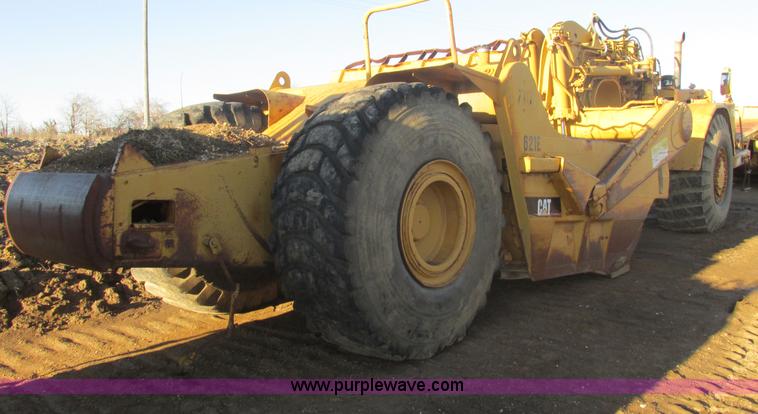 image for item F4306 1990 Caterpillar 621E wheel scraper
