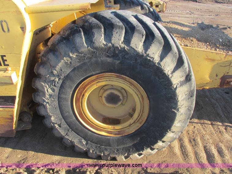 image for item F4306 1990 Caterpillar 621E wheel scraper