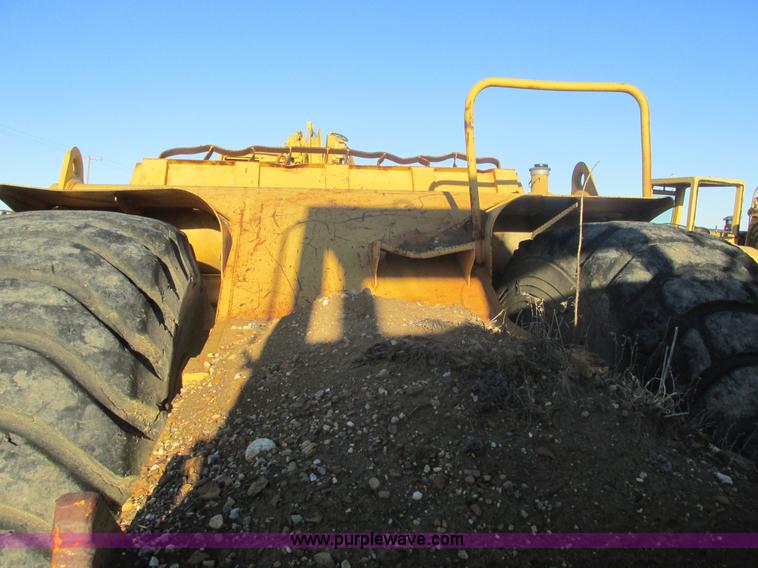 image for item F4306 1990 Caterpillar 621E wheel scraper