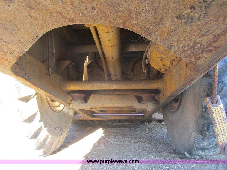 image for item F4306 1990 Caterpillar 621E wheel scraper