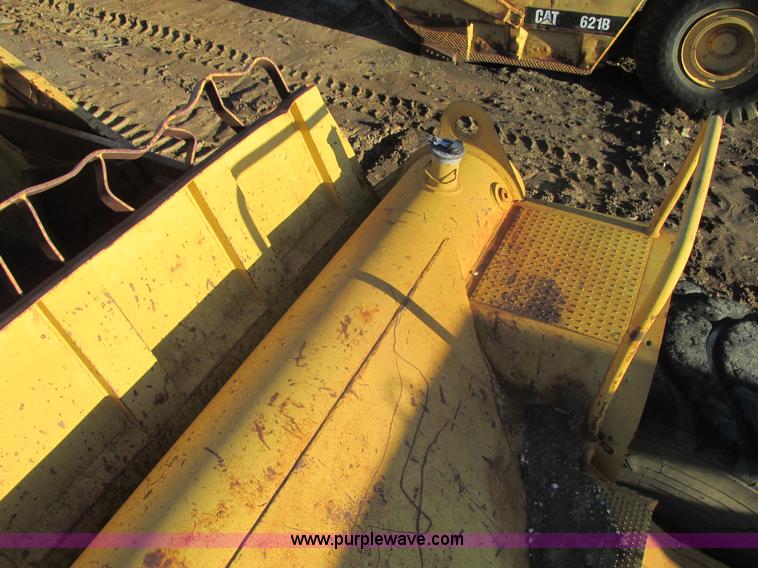 image for item F4306 1990 Caterpillar 621E wheel scraper