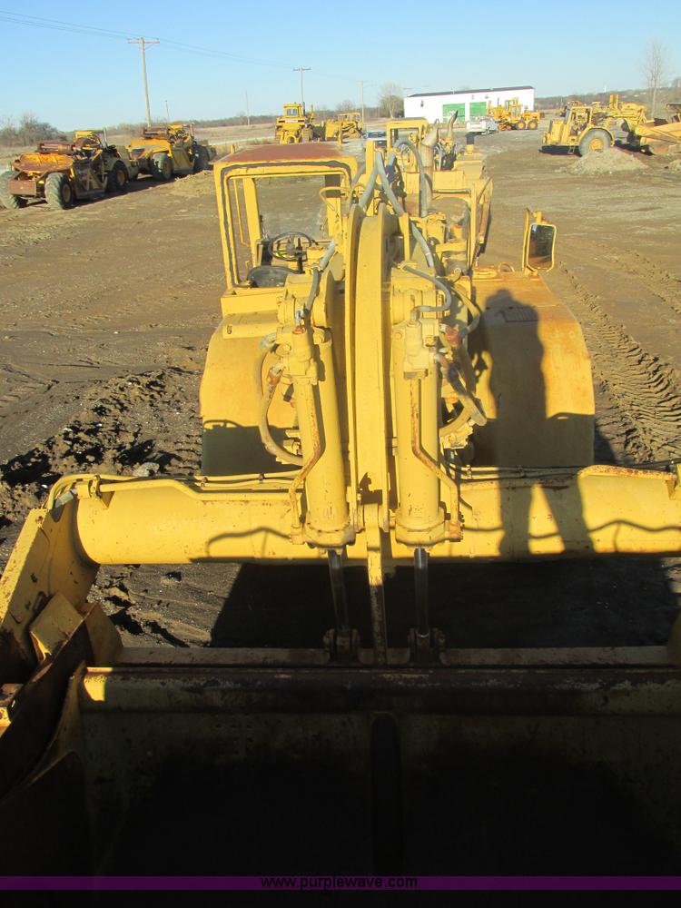 image for item F4306 1990 Caterpillar 621E wheel scraper